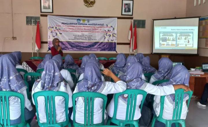 Fakultas Ilmu Kesehatan Unikal Latih Kader Kesehatan di Wiradesa Lakukan Skrining Diabetes Melitus