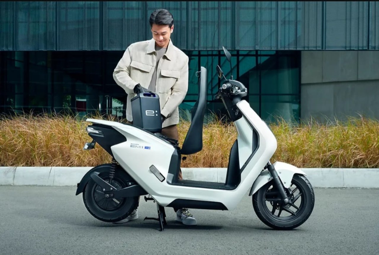 Honda EM1 e: Solusi Bebas Boncos dan Bebas Antre SPBU