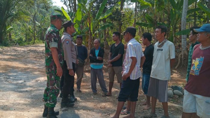 Jelang Pemilu 2024, Bhabinkamtibmas dan Babinsa Talun Giat Sambang Desa