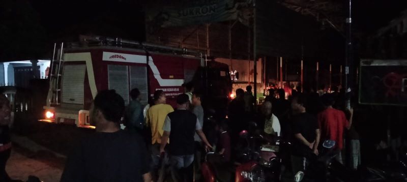 Warga Desa Bojong Minggir Pekalongan Bakar Rumahnya Karena Kelaparan