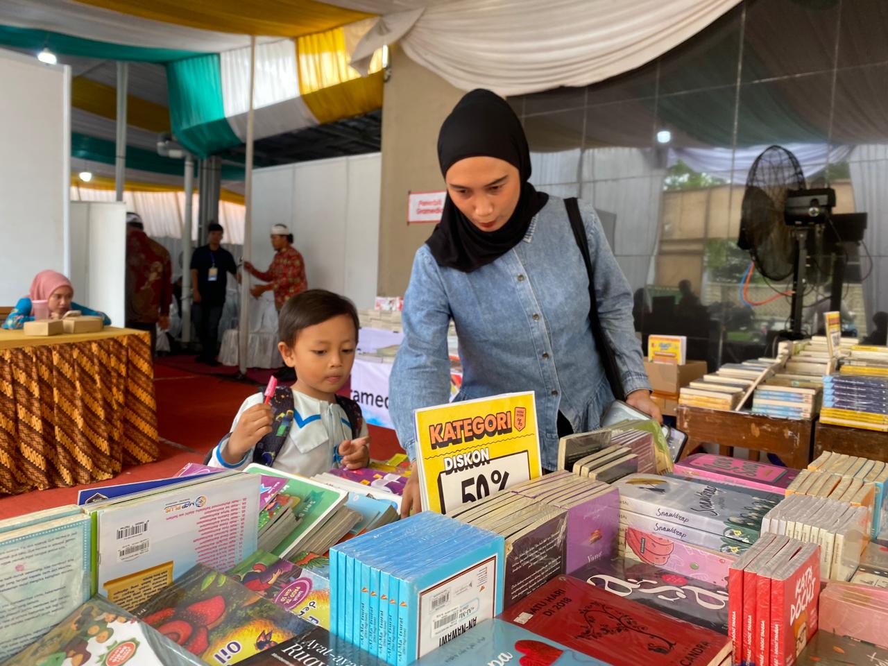 Yuk Serbu, Festival Literasi Batang Hadirkan Buku Berkualitas Diskon hingga 70 Persen