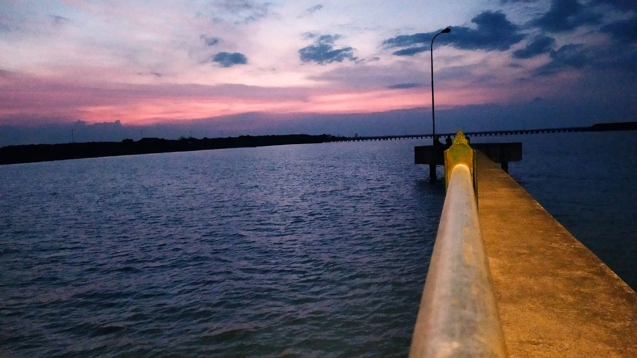 Cocok Nih Buat Anak Senja! Destinasi Wisata Pantai Kendal yang Cocok Buat Berburu Sunset