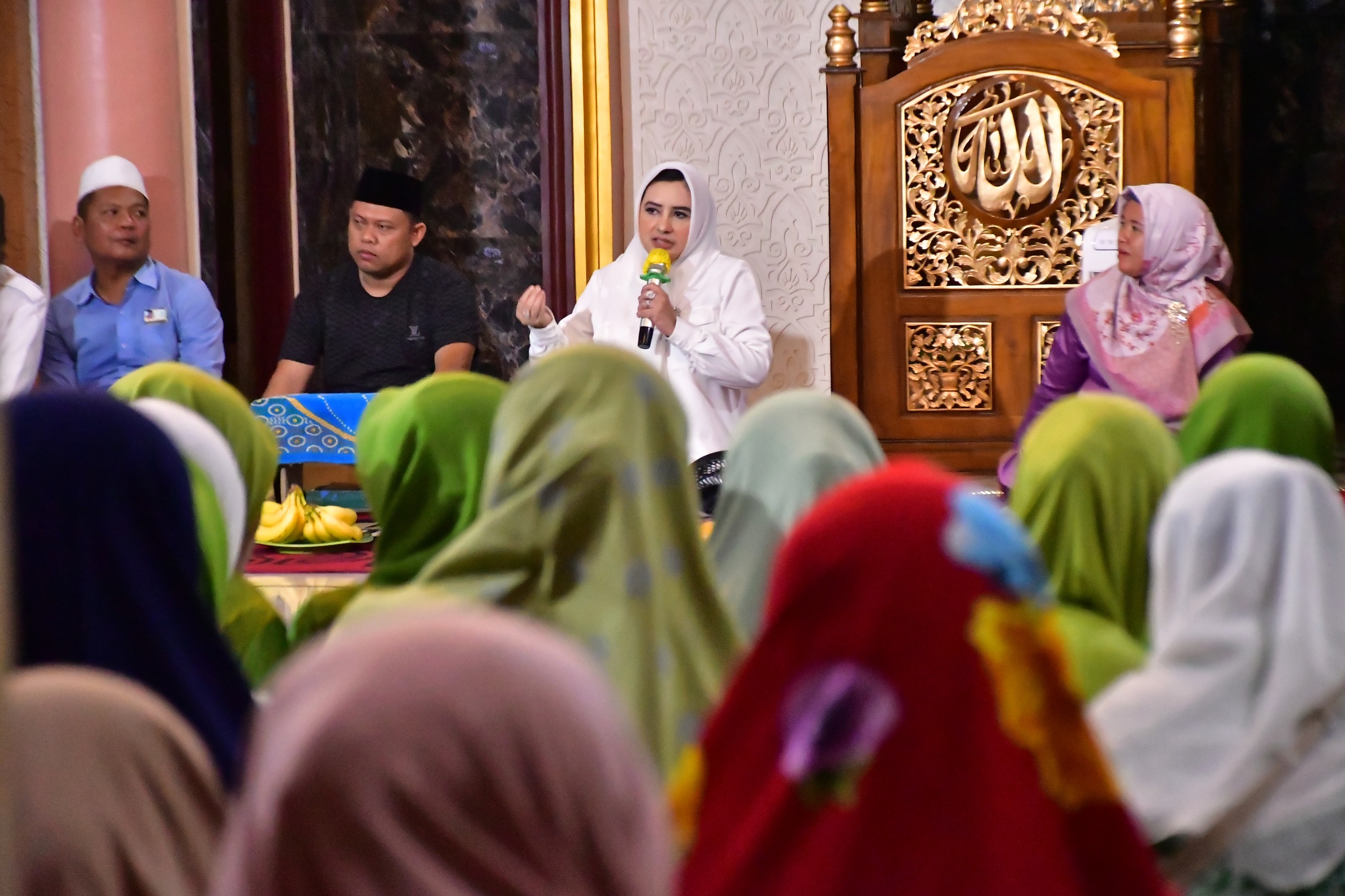 Pengajian Maulid Nabi, Bupati Pekalongan Fadia Arafiq Ajak Masyarakat Jaga Kerukunan