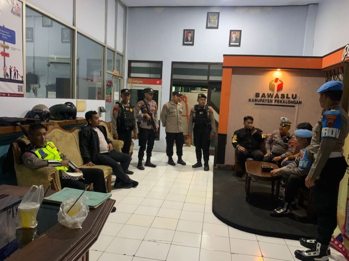 Patroli Gabungan Polres Pekalongan Sasar Kantor dan Gudang Logistik KPU Kabupaten Pekalongan