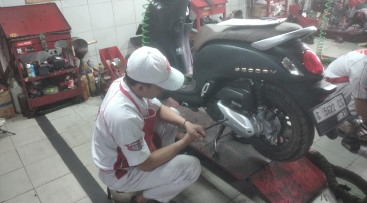 Honda di Pekalongan Beri Diskon Harga Paket Servis Motor hingga 20 Persen