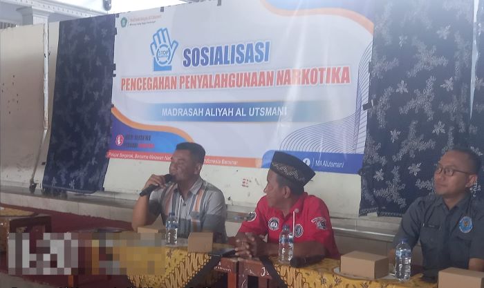 Narkoba Masuk Sekolah, Satuan Narkoba Polres Pekalongan Berikan Penyuluhan Anti Narkoba di MA Al Utsmani Kajen