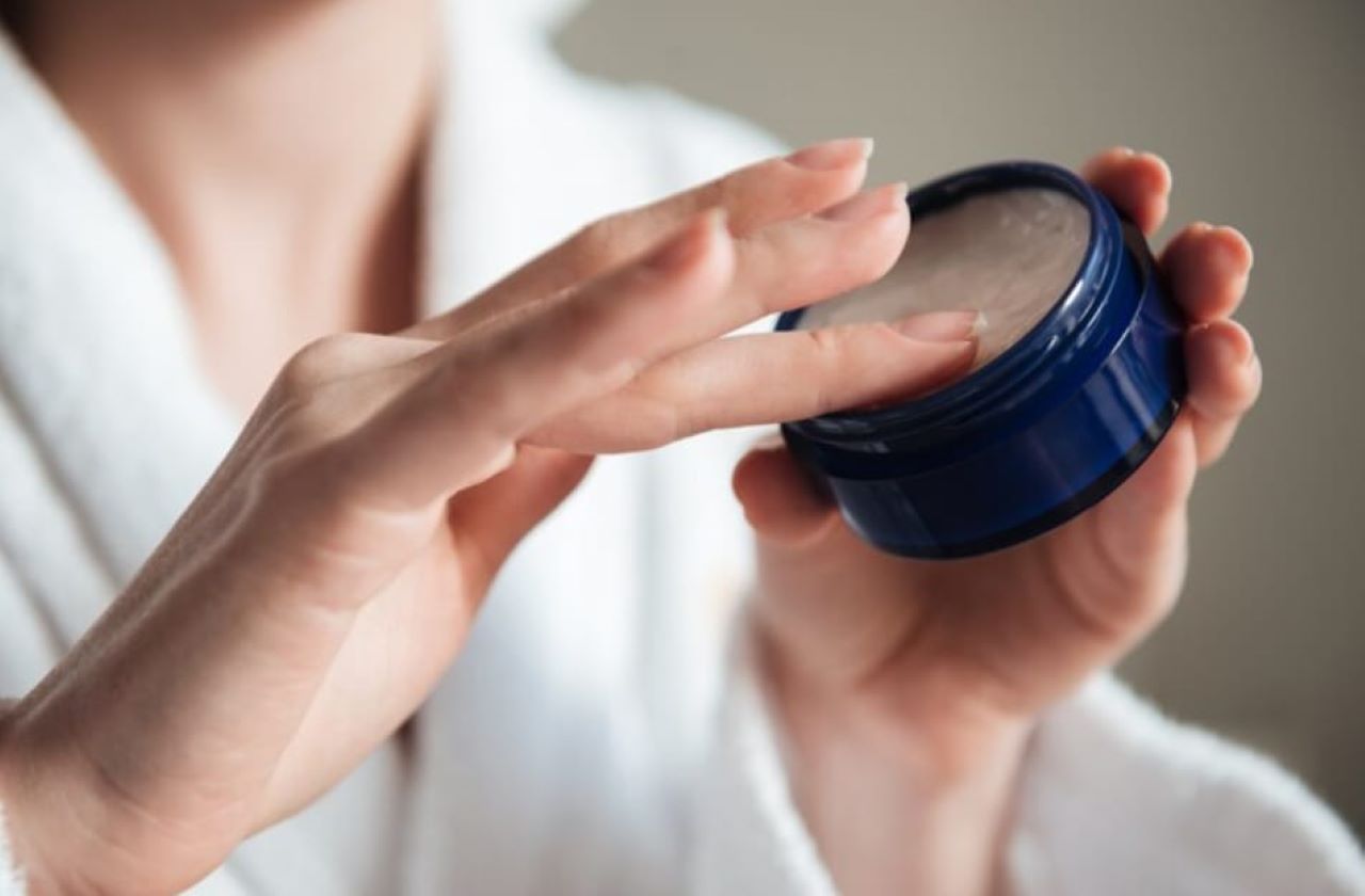 3 Rekomendasi Krim Wajah untuk Mengecilkan Pori-Pori Agar Wajah Mulus dan Cerah