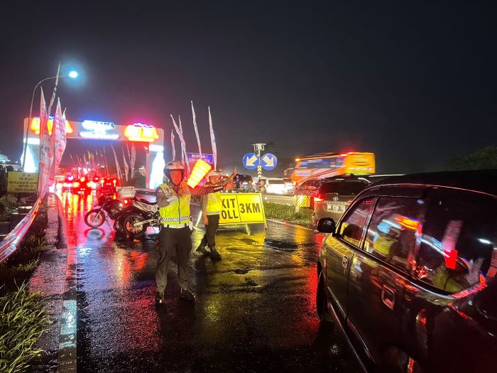 Arus Mudik Meningkat, Posyan Rest Area 338A Pekalongan Berlakukan Sistem Buka-Tutup