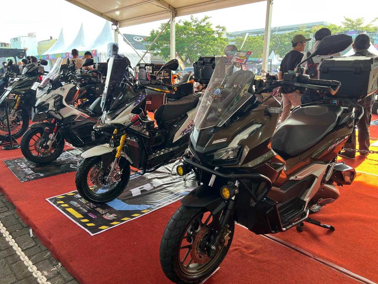 114 Modifikator Adu Kreativitas di Honda Modif Contest Solo