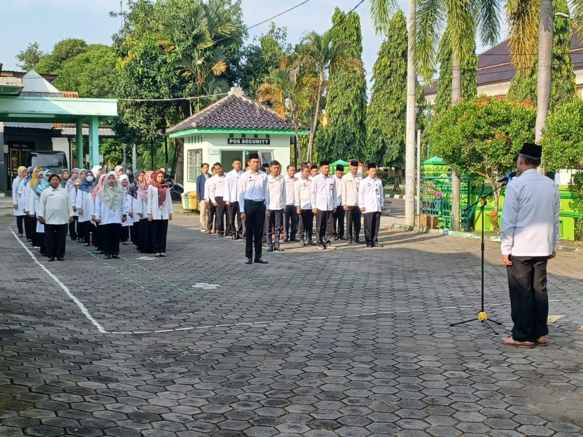 Pimpin Apel, Kasi PAIS Kemenag Kabupaten Pekalongan Dorong Komitmen dan Tanggung Jawab Pegawai