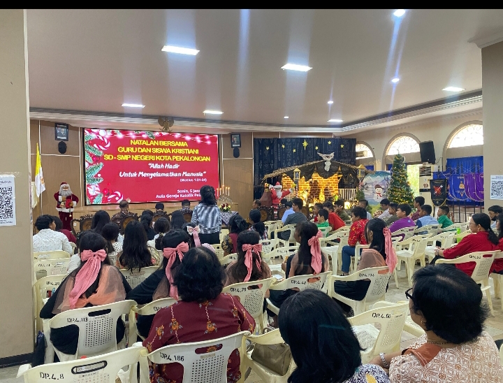 Perkuat Iman dan Kebersamaan, Siswa SD-SMP Kristen se-Kota Pekalongan Rayakan Natal Bersama