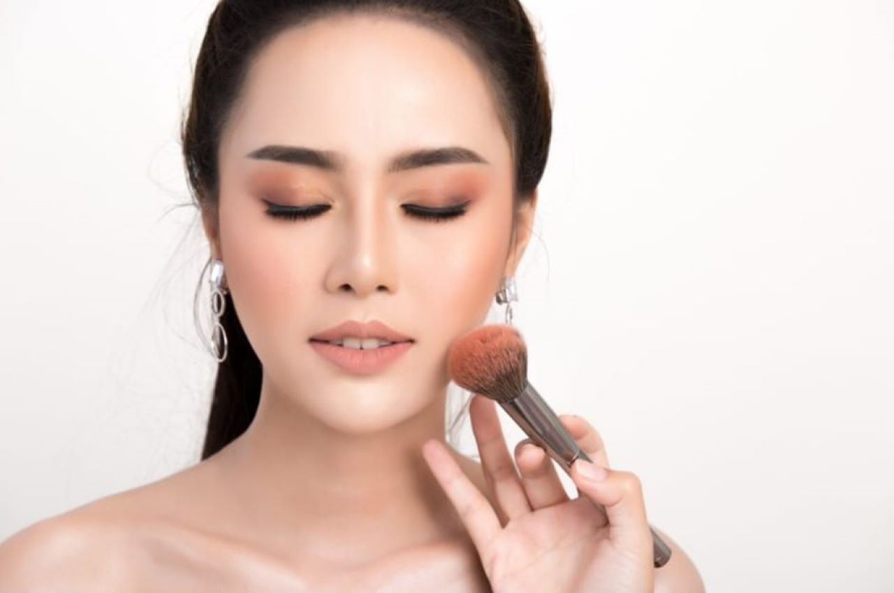 Begini 4 Cara Mendapatkan Make Up Matte Tanpa Terasa Kering di Wajah