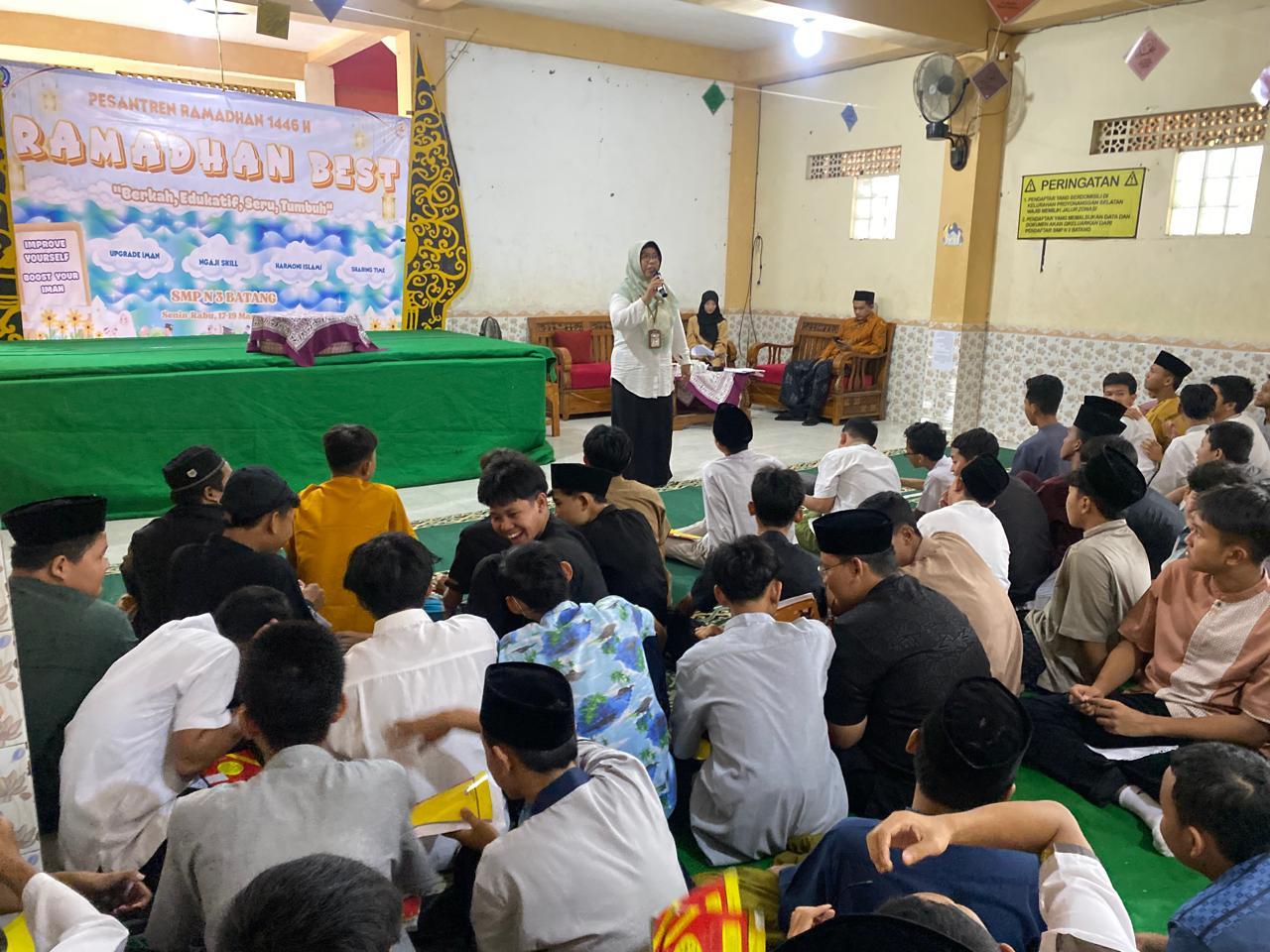 SMPN 3 Batang Ajak Pelajar Sikapi Pergaulan dan Asmara Gen-Z dari Sudut Pandang Islam