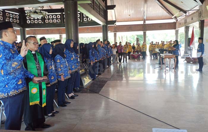 PNS Diminta Tegak Lurus pada Pimpinan 