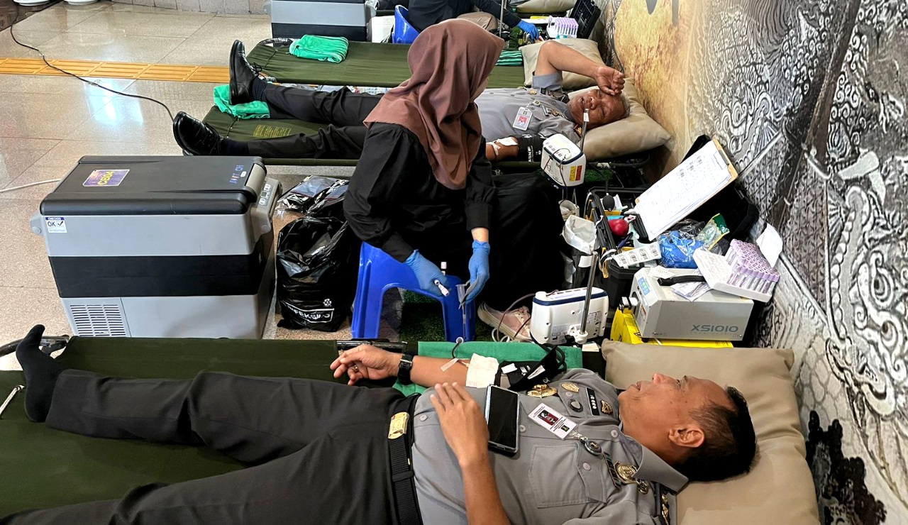 Peringati Hari Pahlawan, Kemenkumham Jateng Bersama RSUP Dr Kariadi Gelar Donor Darah