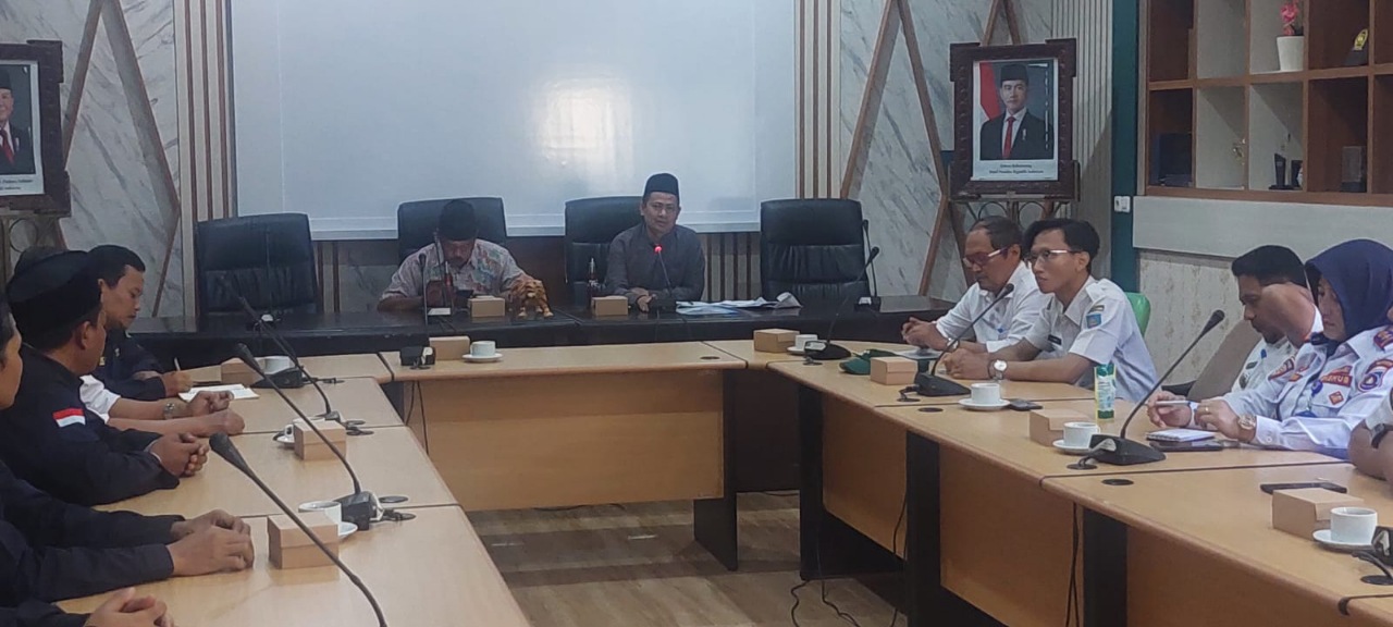 Katar Geruduk DPRD, Desak Jalan Pagerbarang Tegal Segera Diperbaiki