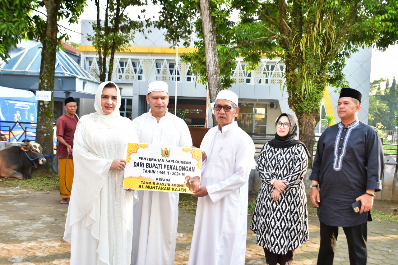 Pemkab Pekalongan Salurkan Hewan Kurban ke Masjid Al Muhtaram, 5 Ekor Sapi dan 7 Ekor Kambing