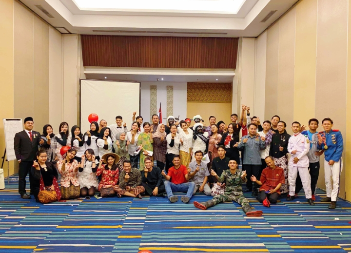 Lewat General Staff Meeting, Kemeriahan Momen HUT RI Ke-80 Mewarnai Hotel Santika Pekalongan
