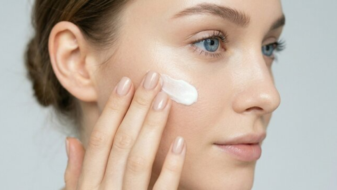 4 Sunscreen yan Bikin Glowing di Wajah Berflek Hitam dan Kering