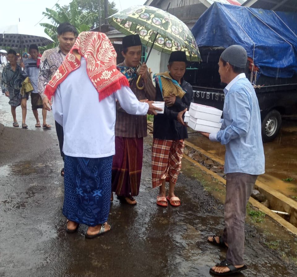 Kembali Gelar Kegiatan Jumat Berkah, Rizal Bawazir: Berbagi di Hari Jumat untuk Kebersamaan dan Berkah