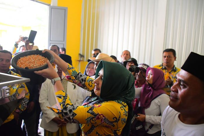 Bupati Pekalongan Meresmikan 4 Pabrik Pakan Ternak dan Menyalurkan Bantuan Alsintan