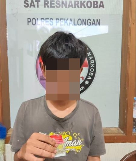 Bawa Paket Sabu, Pemuda asal Tirto Ditangkap Polisi di Ambokembang