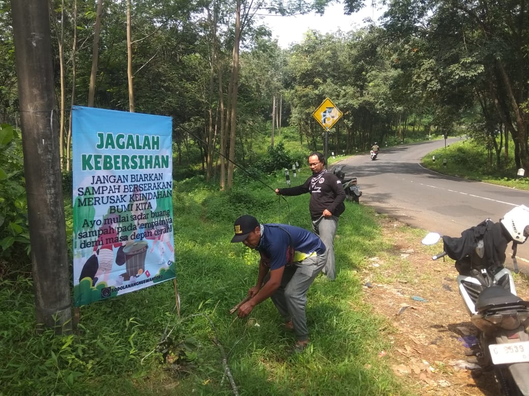 Sodo Lanang Nuswantoro Kembali Gelar Aksi Bersih-bersih di Sepanjang Jalan Menuju Linggo Asri