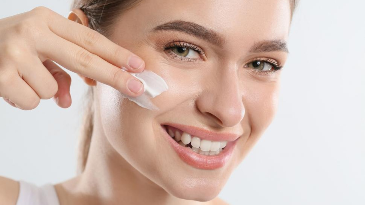 5 Rekomendasi Skincare Wardah Terbaik untuk Usia 40 Tahun Ke Atas, Bantu Cegah Penuaan