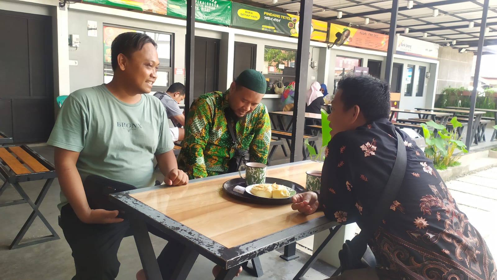 Wakil Ketua DPRD Ahmad Ridhowi Kunjungi Plataran Pekajangan, Apresiasi Perkembangan UMKM Lokal