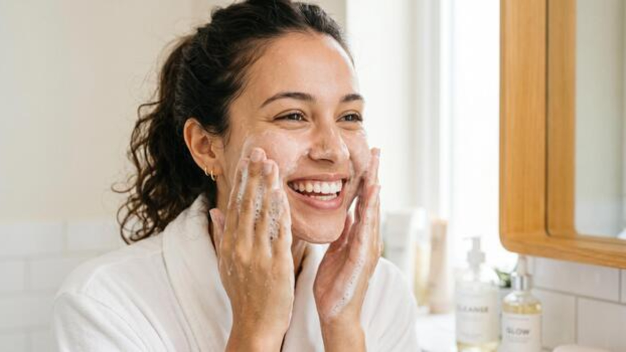 4 Sabun Muka yang Cocok untuk Kulit Sensitif dan Murah, Ini Daftarnya!