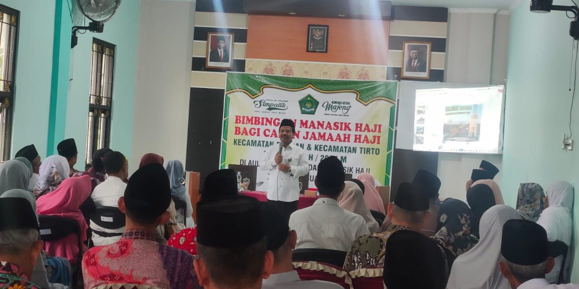 Kepala Kemenag Kabupaten Pekalongan Berikan Bimbingan Manasik Haji Bagi Calon Jamaah Haji