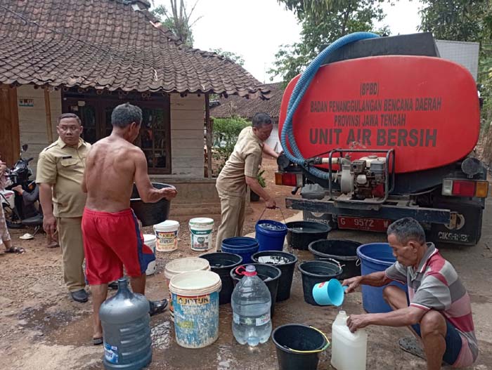 Lima Kecamatan di Batang Terdampak Kekeringan, Pemkab Sudah Droping 401.000 Liter Air Bersih untuk 23.813 Jiwa