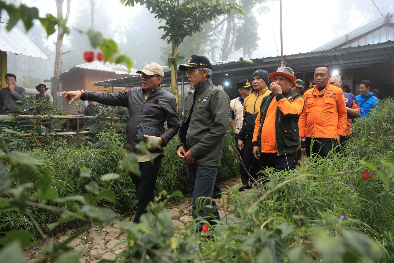 Pendaki Hilang di Bukit Mongkrang Belum Ditemukan, Sekda Jateng Cek Langsung Upaya Pencarian
