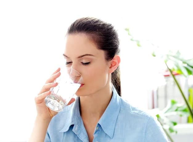 Minum Air Putih Bikin Kurus? Ini 7 Cara Diet Air Putih yang Efektif Menurunkan Berat Badan