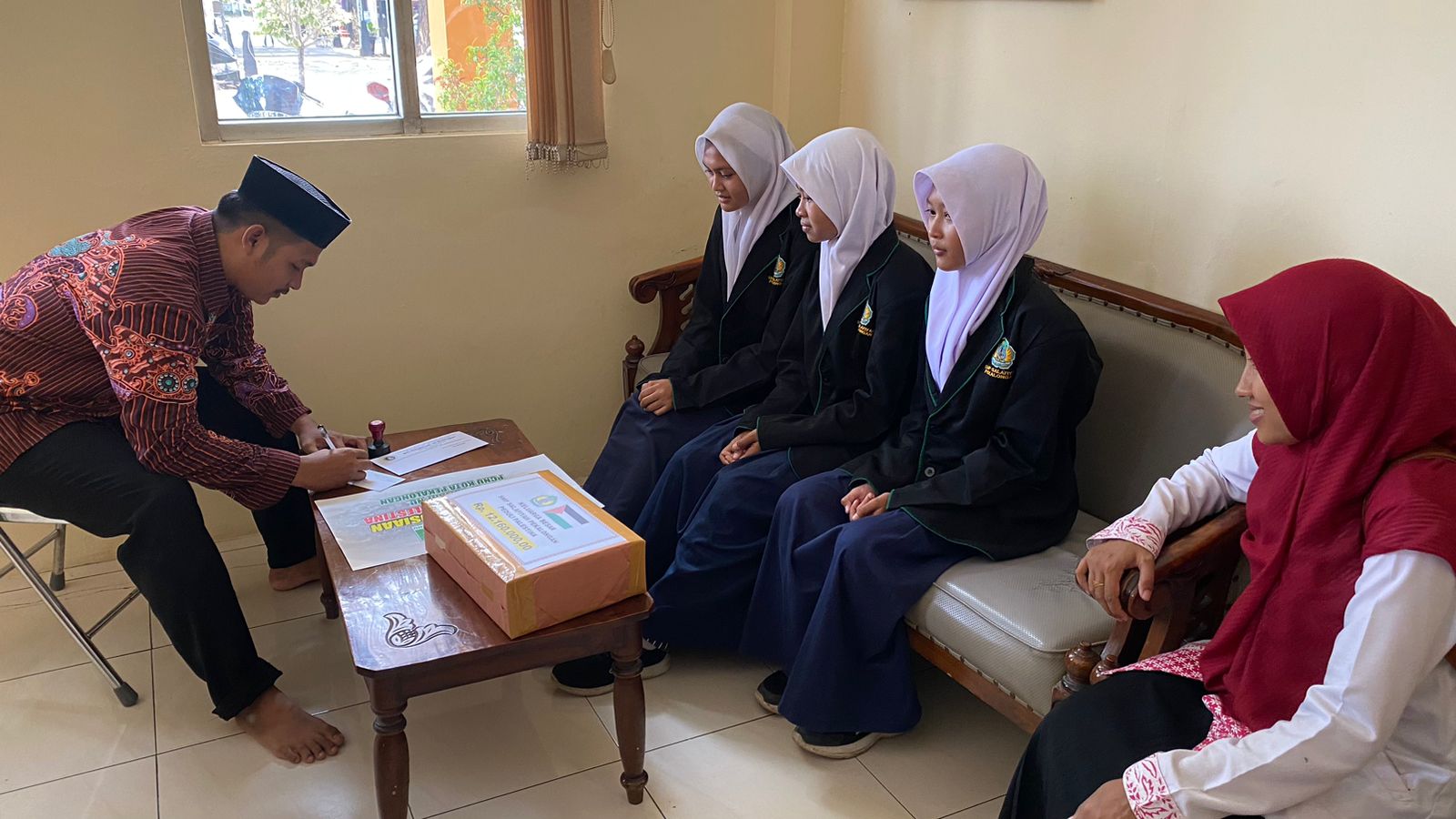 Peduli Palestina, Sekolah dan Madrasah Dibawah Naungan LP Ma'arif NU Kota Pekalongan Gelar Aksi Galang Dana