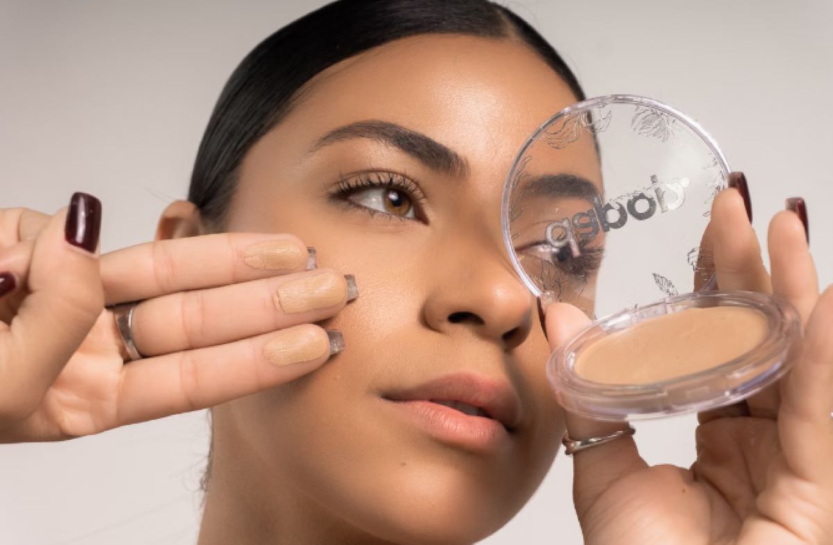 Inilah 4 Merk Foundation yang Bagus untuk Makeup Sehari-Hari, Apa Saja?