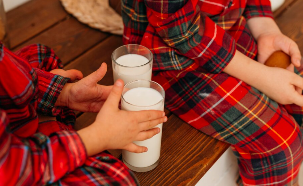 Manfaat Minum Susu Saat Dingin dan Hangat, Kalian Pilih yang Mana?