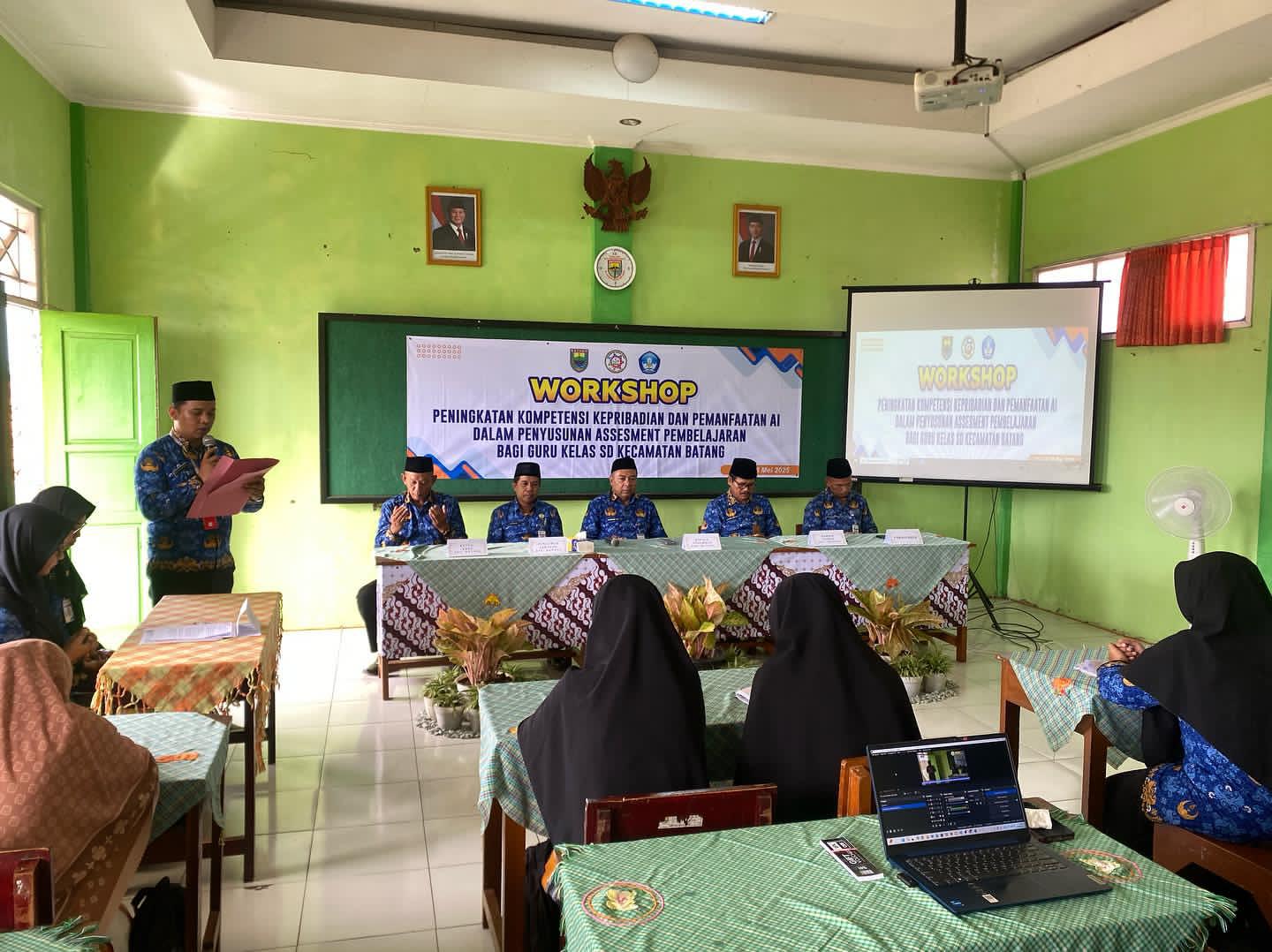 Belajar Pemanfaatan AI, Guru SD se Kecamatan Batang Diharapkan Tetap Profesional