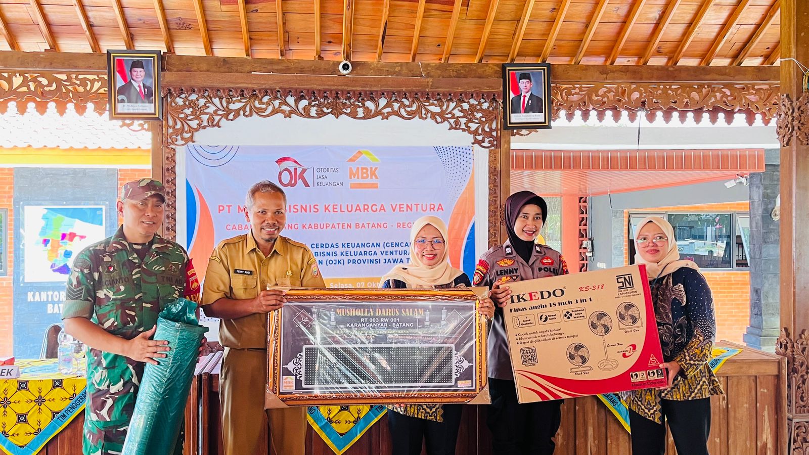 MBK Ventura Gelar Gerakan Cerdas Keuangan dan Bantu Mushalla di Batang