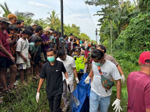 Ibu dan 2 Anak Tewas Tertabrak KA Dimakamkan di Malam Hari, Pulang Kampung untuk Acara Balik Kloso