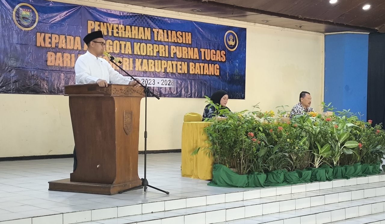 Bupati Batang Tegaskan Sekolah Harus Libatkan Penjahit Lokal dalam Pengadaan Seragam Gratis