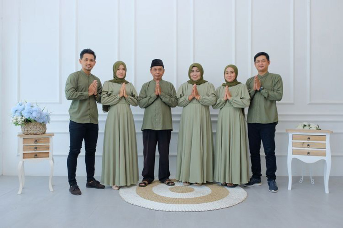 5 Model Baju Sarimbit untuk Lebaran 2024: Keluarga Besar Semakin Bersinar dengan Tren Fashion Ramadhan Terbaru