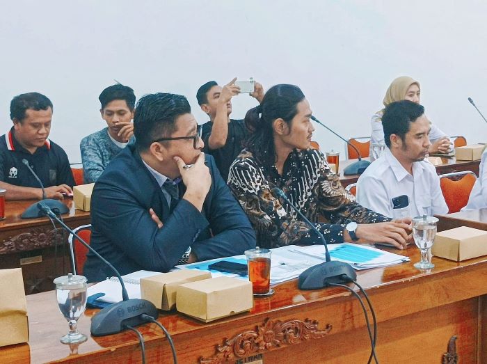 Bansos PKH Dan BPNT Diduga Bermasalah, Warga Notogiwang Datangi DPRD Pekalongan