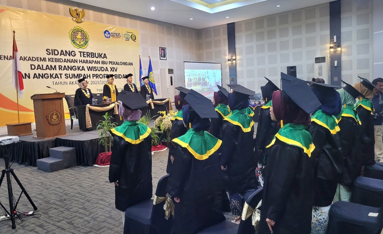 Akbid Harapan Ibu Pekalongan Gelar Wisuda XIV, Wisudawan Terbaik I Langsung Diterima Bekerja di RS