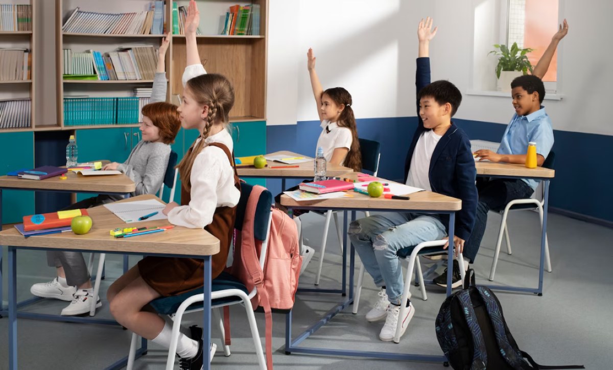 Orang Tua Tidak Perlu Pusing! Ini Cara Mempersiapkan Dana Pendidikan Anak dengan Tabungan Emas di Pegadaian 