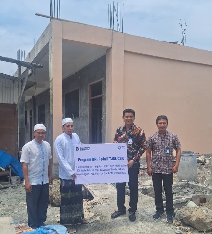 BRI Peduli Dukung Pembangunan Majelis Ta’lim dan Madrasah Diniyah Ad-Duror di Pekalongan