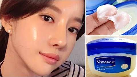 3 Cara Memutihkan Wajah dengan Vaseline yang Benar, Tips Kulit Glowing dan Kencang Bebas Noda Hitam