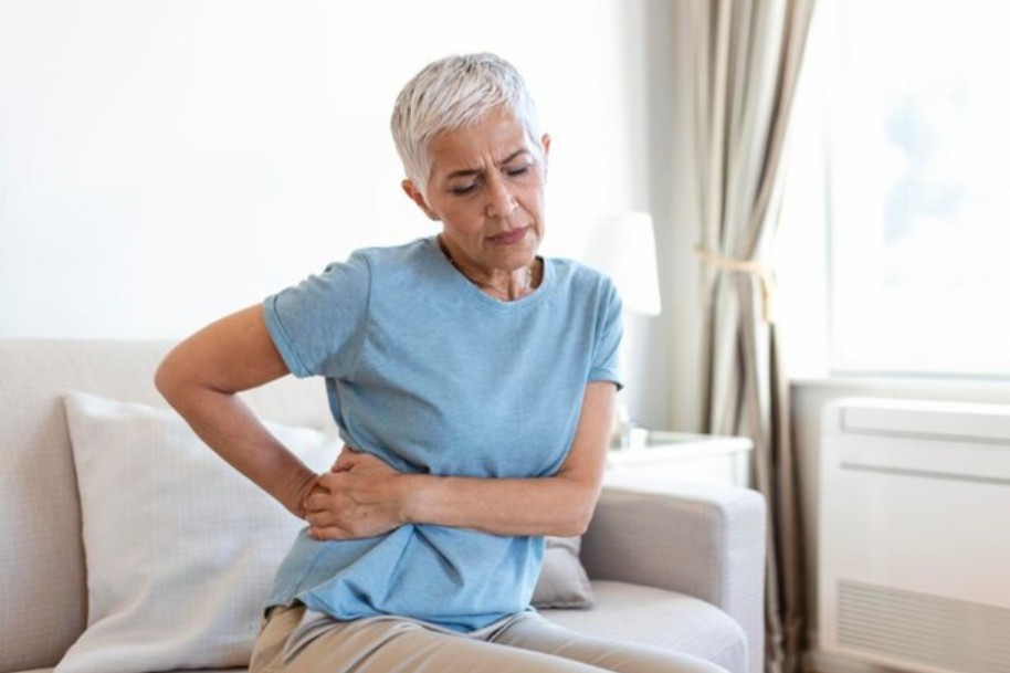 6 Tanda-tanda Penyakit Osteoporosis Lansia, Yuk Atasi Sejak Dini