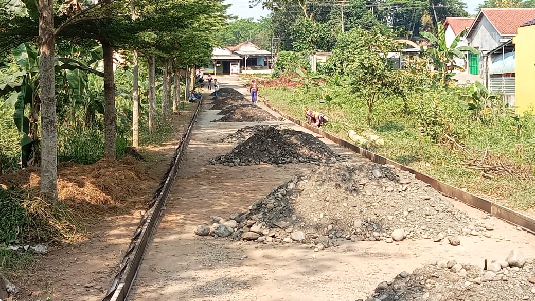 Warga Kebonagung Kajen Swadaya Iuran Untuk Bangunan Jalan