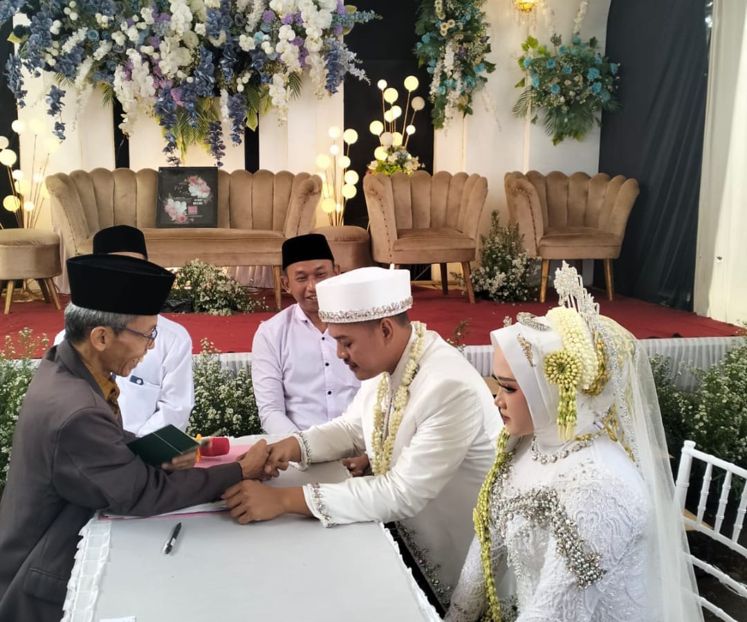 101 Pasangan Nikah Saat Lebaran, Naik 48 Persen dari Rata-Rata Bulanan